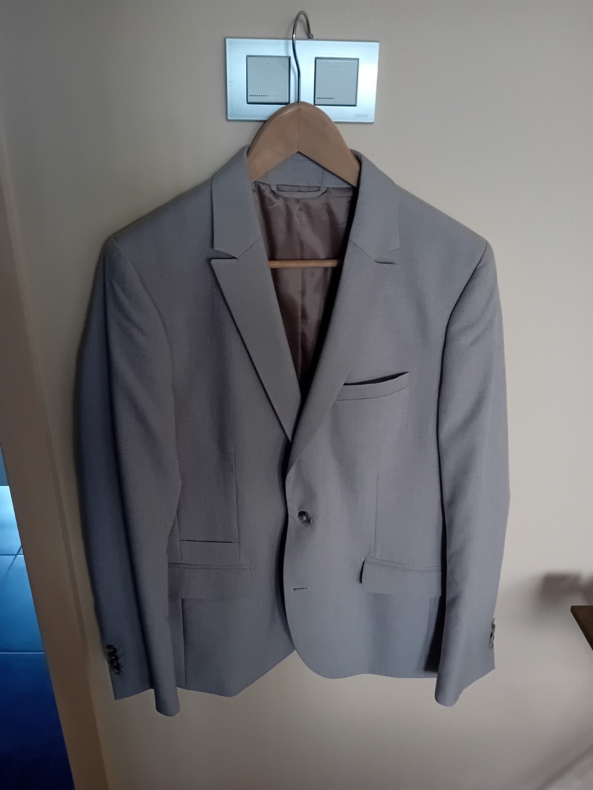 Veste beige foncée, Vêtements | Hommes, Enlèvement, Beige