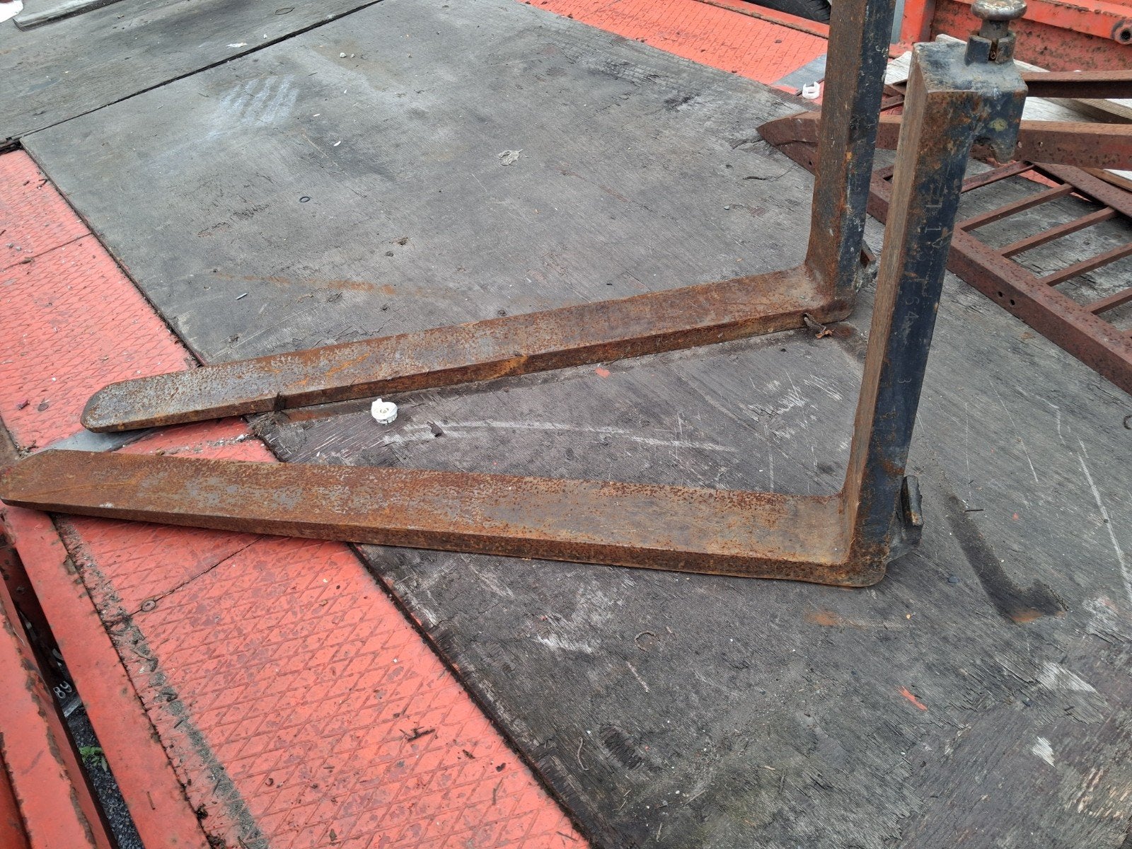 Fourche chariot elevateur, Articles professionnels