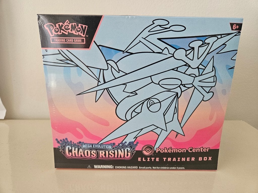 Chaos Rising Pokémon Center Elite Trainer Box, Ophalen of Verzenden, Nieuw, Boosterbox