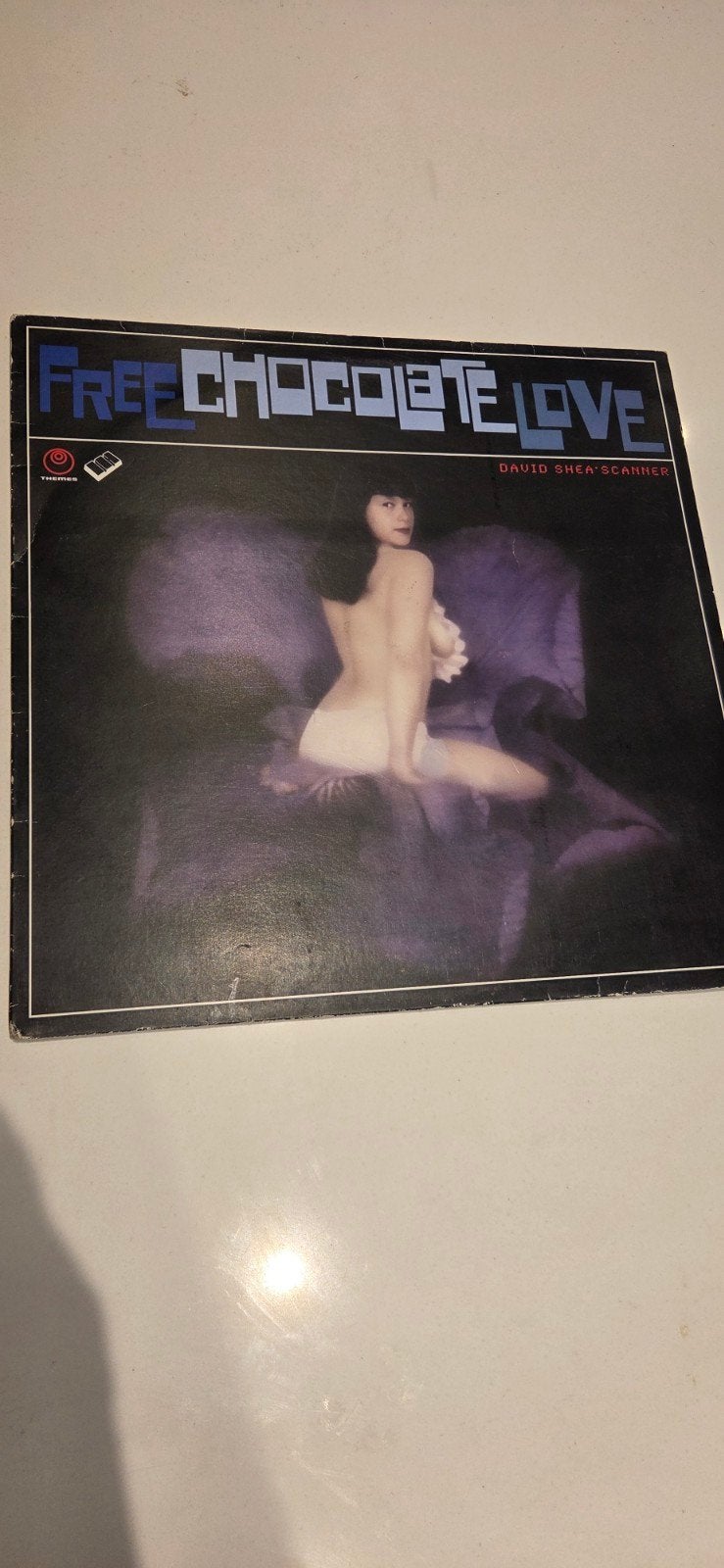 L'amour du chocolat gratuit. LP., Enlèvement, LP