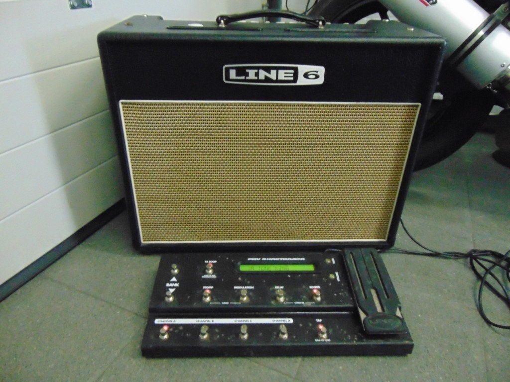 Amp Line 6 Flextone III +  Pedaal Line 6 FBV Shortboard ., Enlèvement, Comme neuf, Guitare, 50 à 100 watts