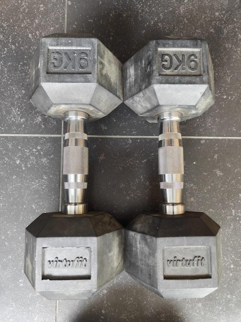 Dumbbell Set 2x9kg, Sport en Fitness, Fitnessmaterialen, Ophalen, Zo goed als nieuw, Dumbbell