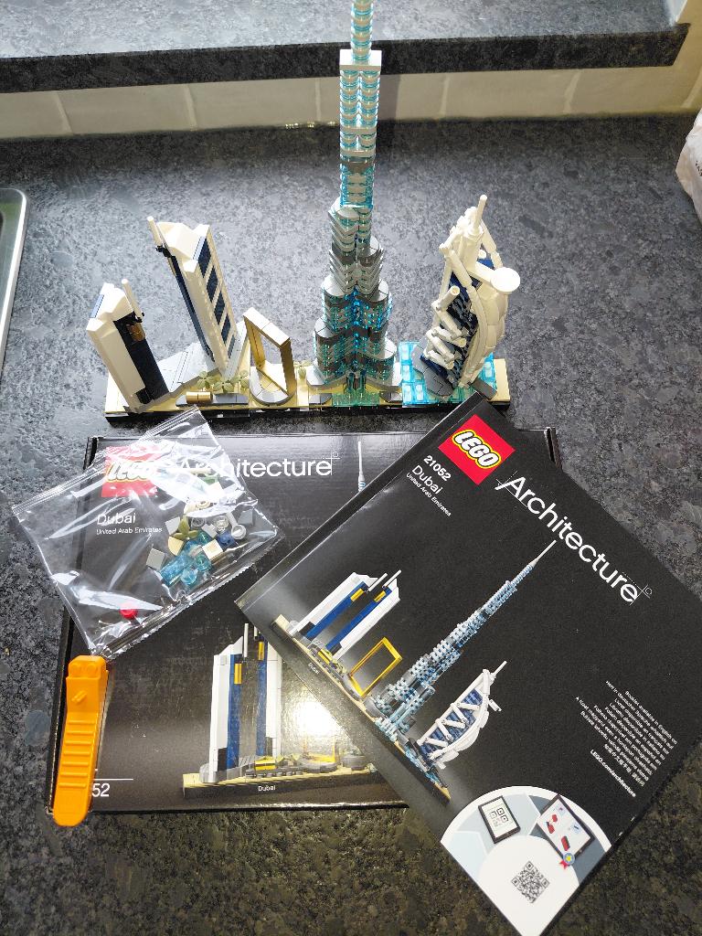 Lego dubai 21052, Ophalen, Compleet, Lego, Architecture