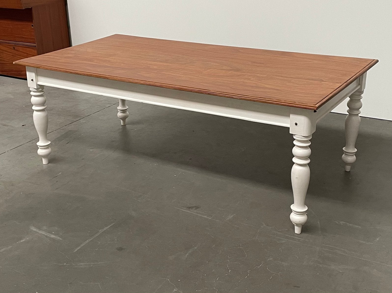 Grote landelijke tafel met gedraaide poten, Antiek en Kunst, Ophalen