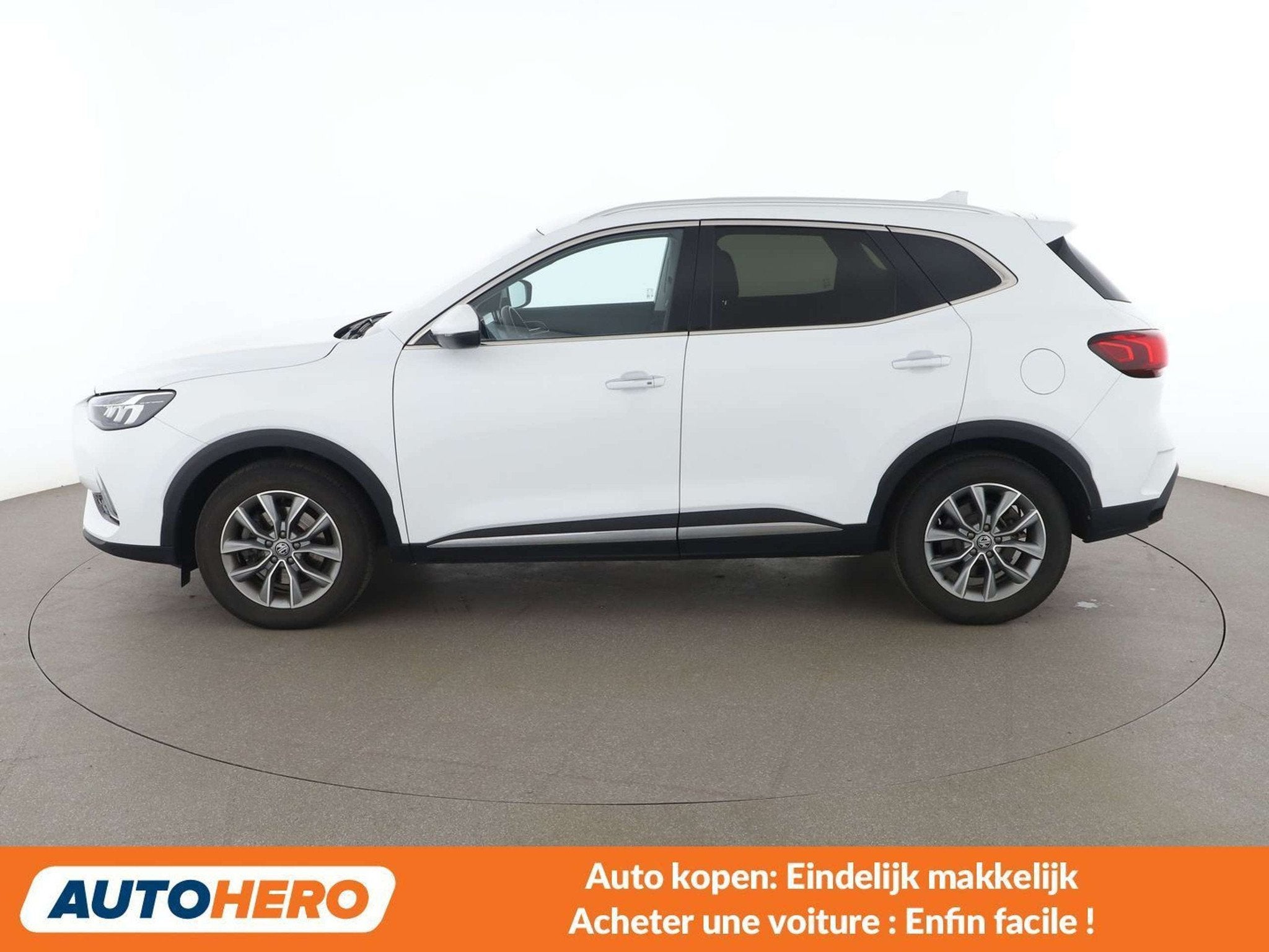 MG HS 1.5 Luxury (bj 2024), Gebruikt, Wit, Lichtsensor, 5 deurs