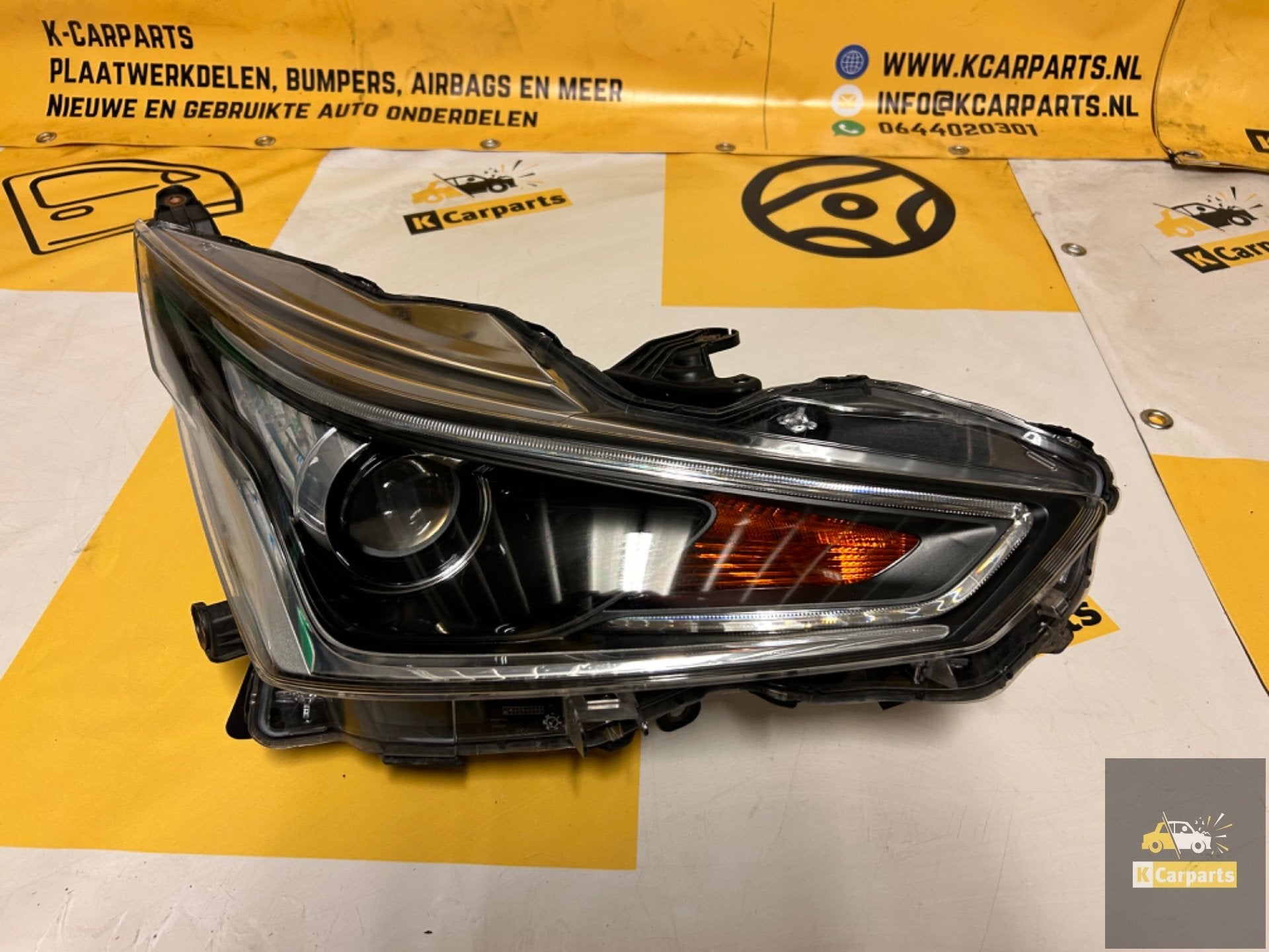 Toyota Aygo Facelift Rechts Koplamp 17-2023 origineel, Info@fabrikant.eu, Fabrikantstraat 1
1000 AA  Amsterdam, NL, Toyota, Fabrikant BV