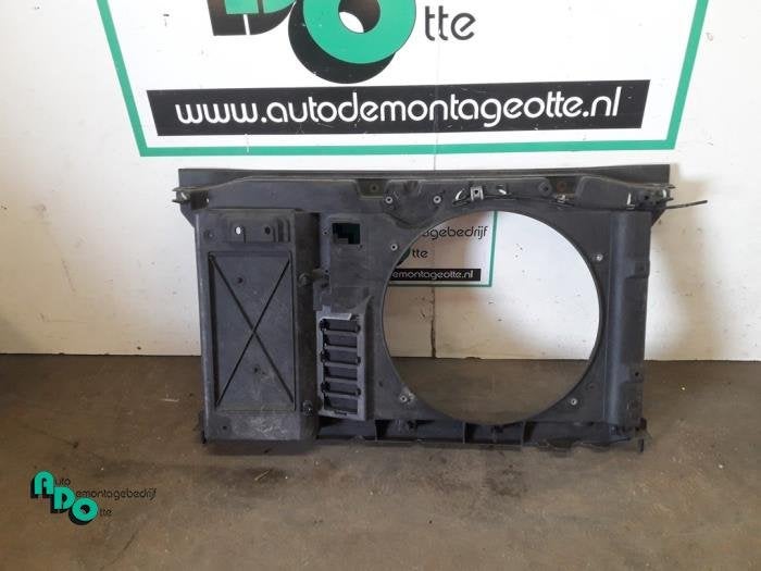 Panneau avant d'un Peugeot 308 (308 08-), -, 3 mois de garantie, Utilisé, -