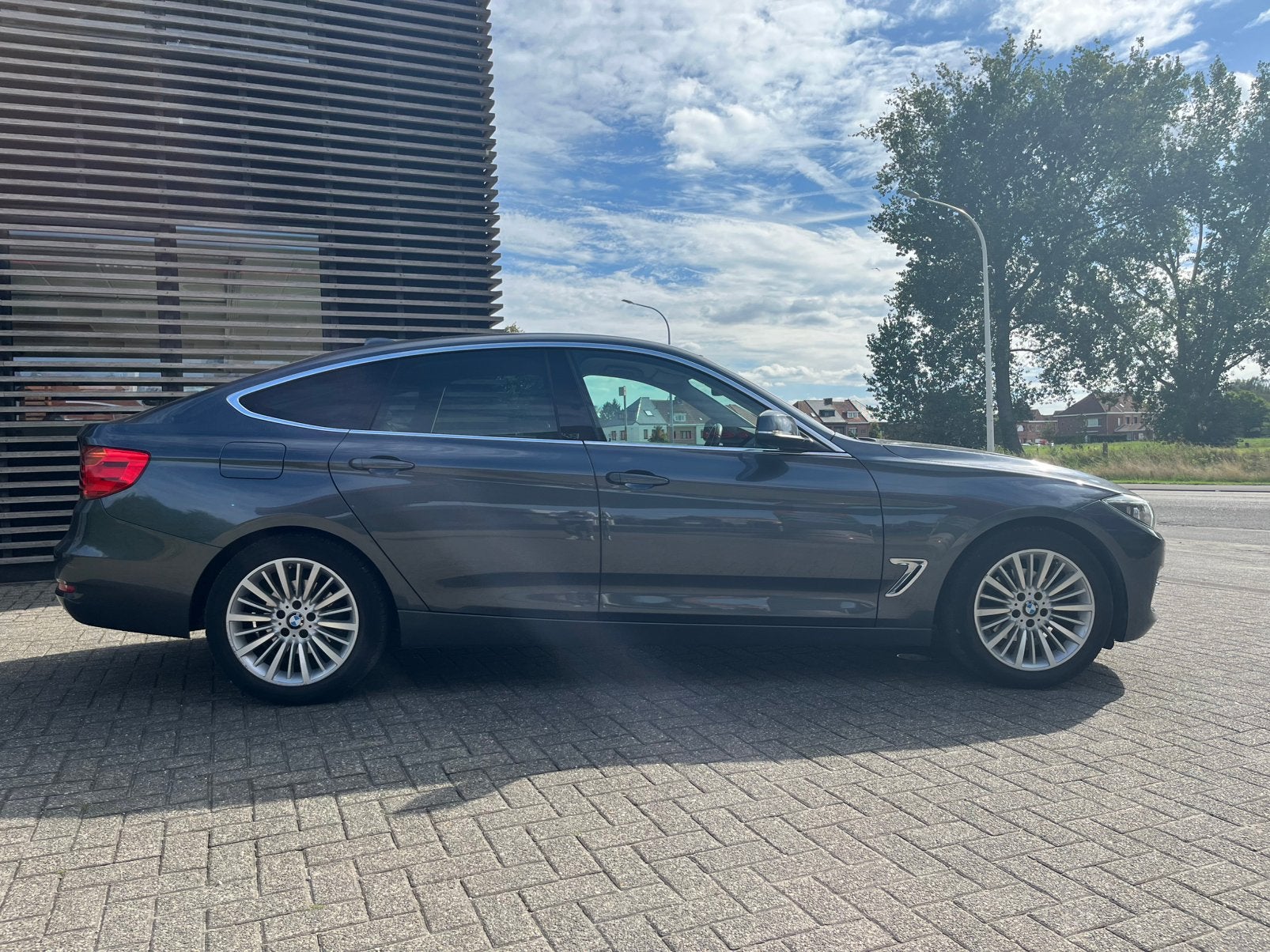 BMW Gt 320D 2015/124000 km/Automaat, Autos, Achat, Entreprise, Automatique, https://public.car-pass.be/vhr/fa1af0a1-98a9-4816-953d-49e01ae9288a