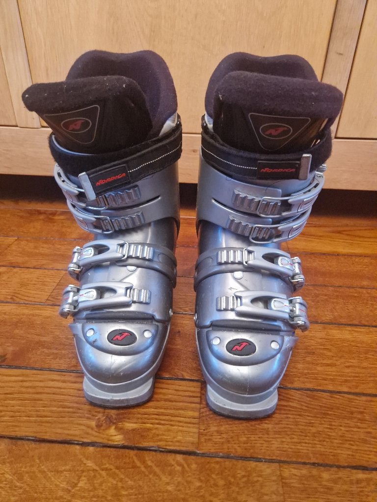 Bottes de ski NORDICA F5.2W - Taille 240/245 - Occasion, Sports & Fitness, Enlèvement ou Envoi, Utilisé, Nordica, Chaussures