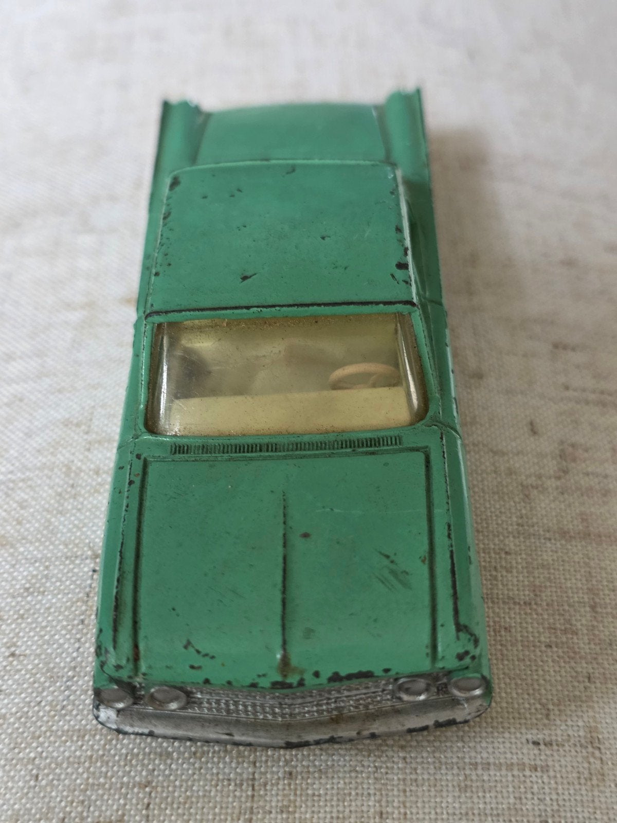 Ford Fairlane  Dinky Toys 148. 1/43  Très ancienne voiture., Enlèvement ou Envoi