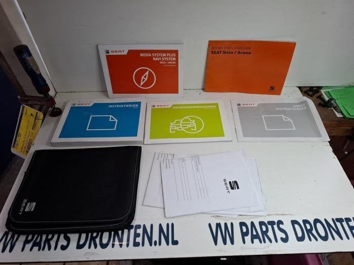 Instructie Boekje van een Seat Arona, Gebruikt, -, -, Ophalen of Verzenden