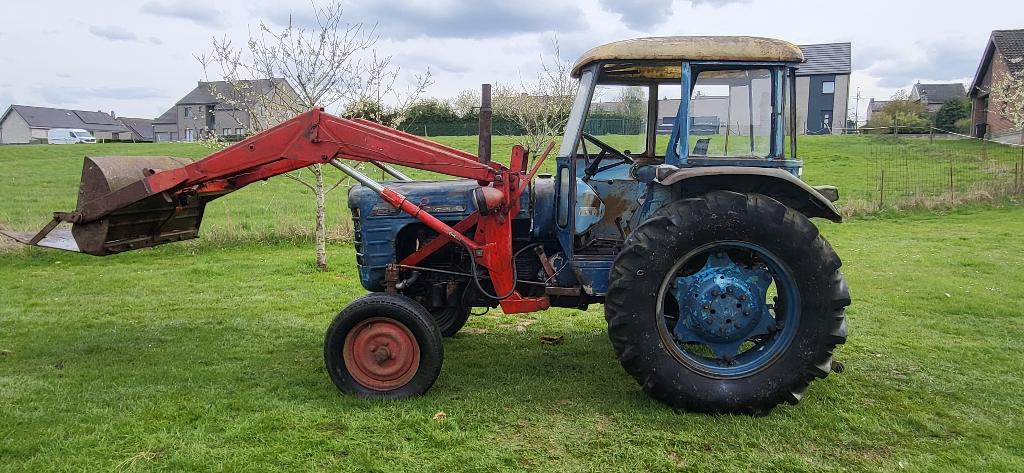 Zetor 3511 (1965) – Prêt à travailler – Avec Pelle et Herse, Articles professionnels, Agriculture | Tracteurs, Enlèvement, Utilisé