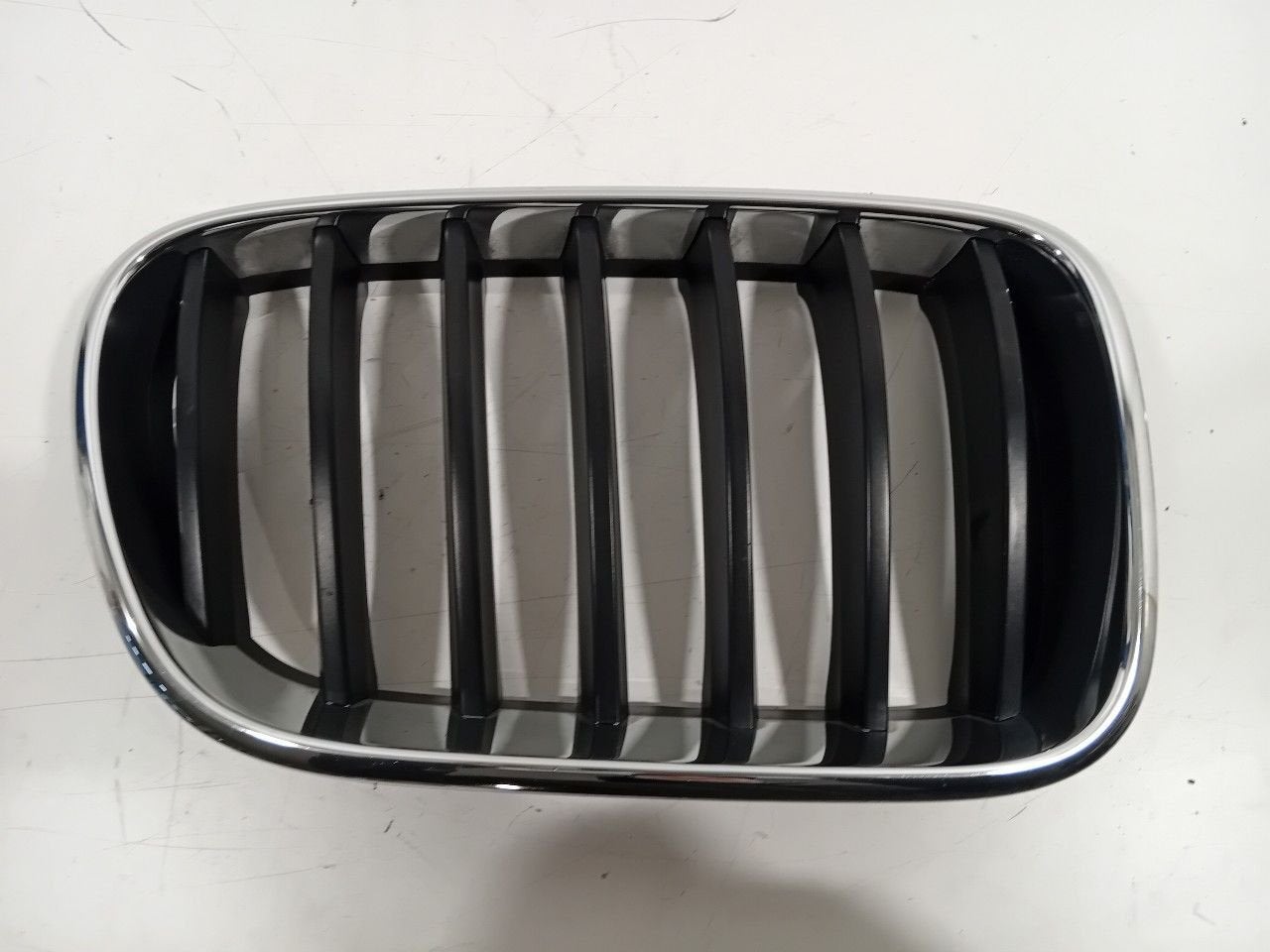 Grillerooster rechts BMW X3, Onderdelen@venauto.nl, Van der Ven Autorecycling B.V., Gebruikt, Ettenseweg 76, 4706 PB Roosendaal, The Netherlands