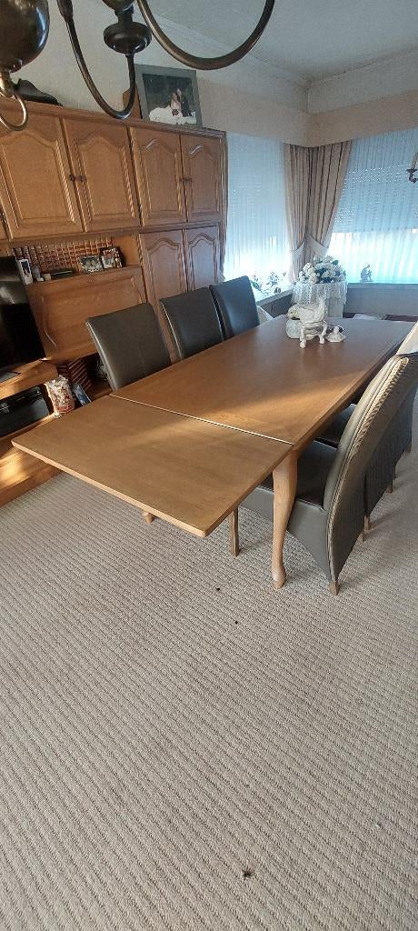 Eettafel met 6 stoelen en kast, Ophalen, Gebruikt