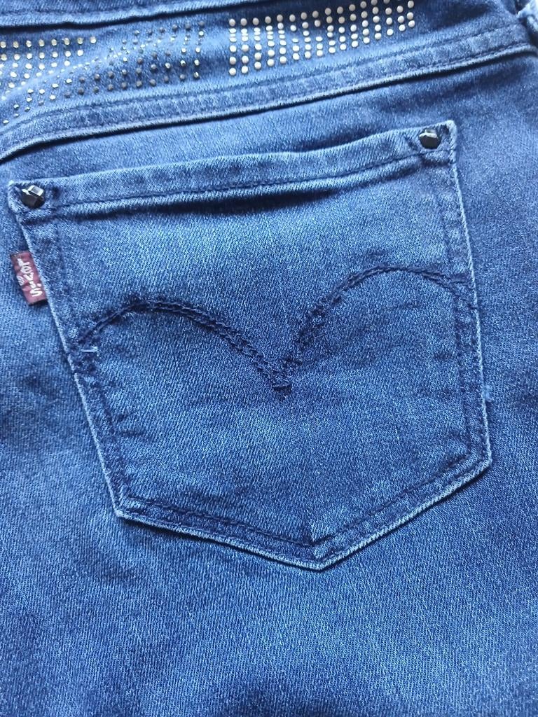 Jeans Levis femme taille 28, Enlèvement
