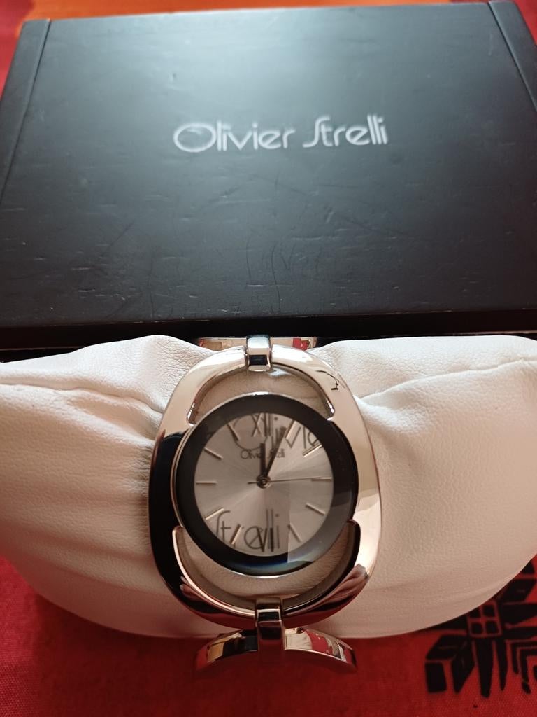 Dameshorloge Olivier Strelli, Overige materialen, Polshorloge, Overige materialen, Zo goed als nieuw