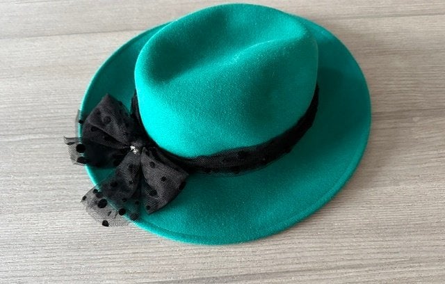 Groene wollen hoed (nr2213a), Vêtements | Femmes, Chapeaux & Casquettes, Enlèvement ou Envoi, Comme neuf, Chapeau