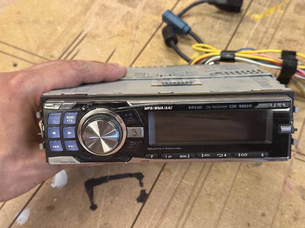 Alpine CDE-9882Ri autoradio en CD-speler, Ophalen of Verzenden, Zo goed als nieuw