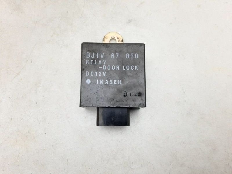 RELAIS Mazda 323 P (BA15) (01-1996/09-1998) (|BJ1V67830|), Auto-onderdelen, Elektronica en Kabels, Mazda, Gebruikt