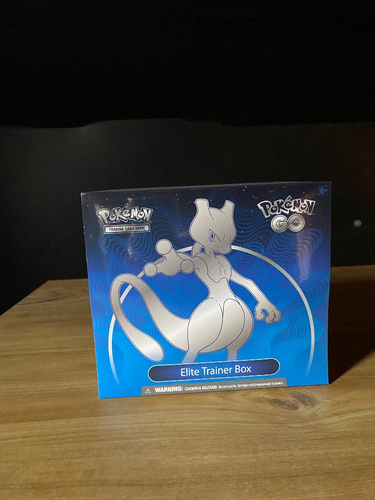 Pokemon Go Elite Trainer Box, Ophalen of Verzenden, Nieuw, Overige typen, Foil