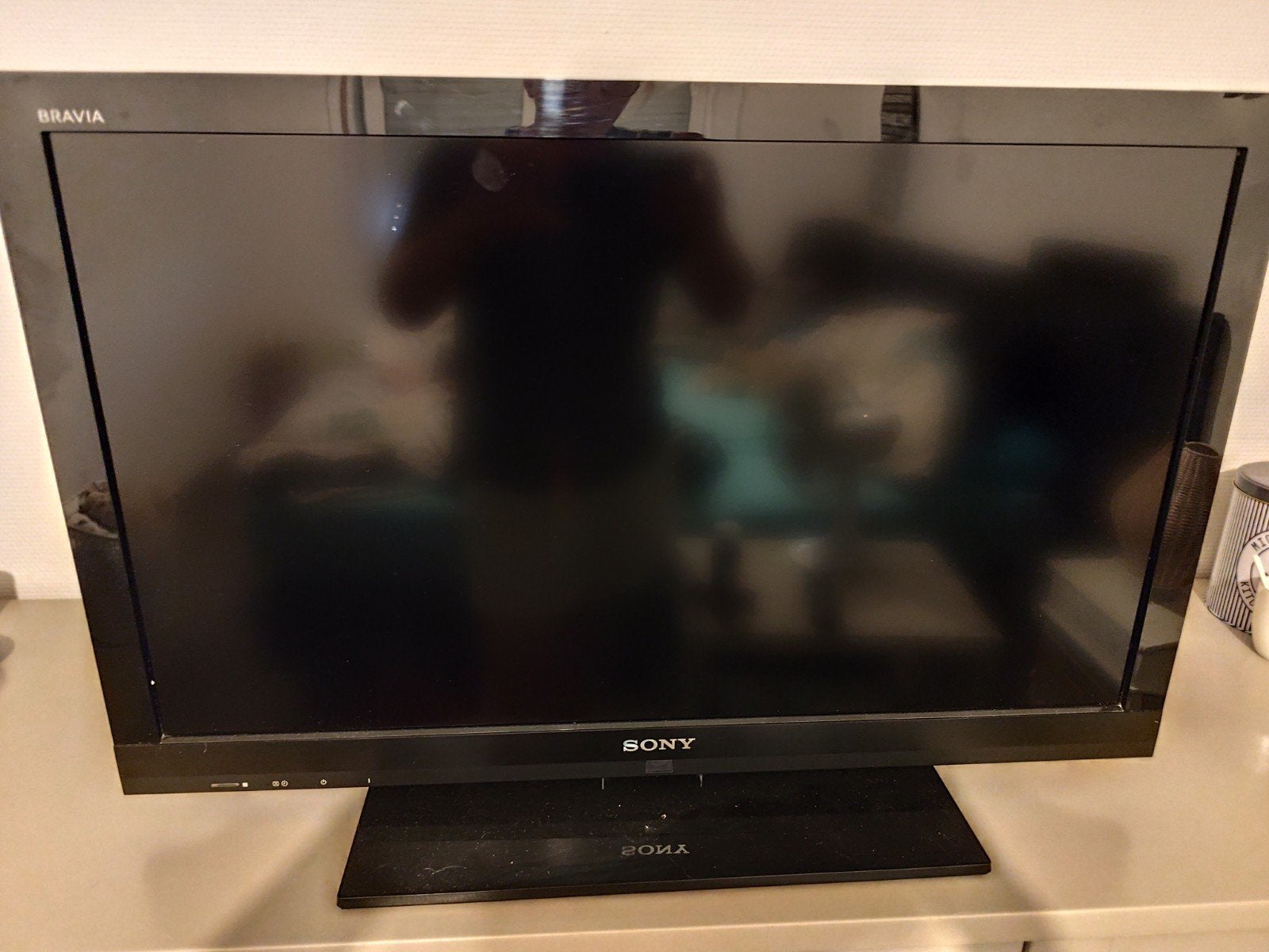 Sony Bravia televisie te koop. 32 inch. Het is geen smart tv, Audio, Tv en Foto, Audiokabels en Televisiekabels, Ophalen