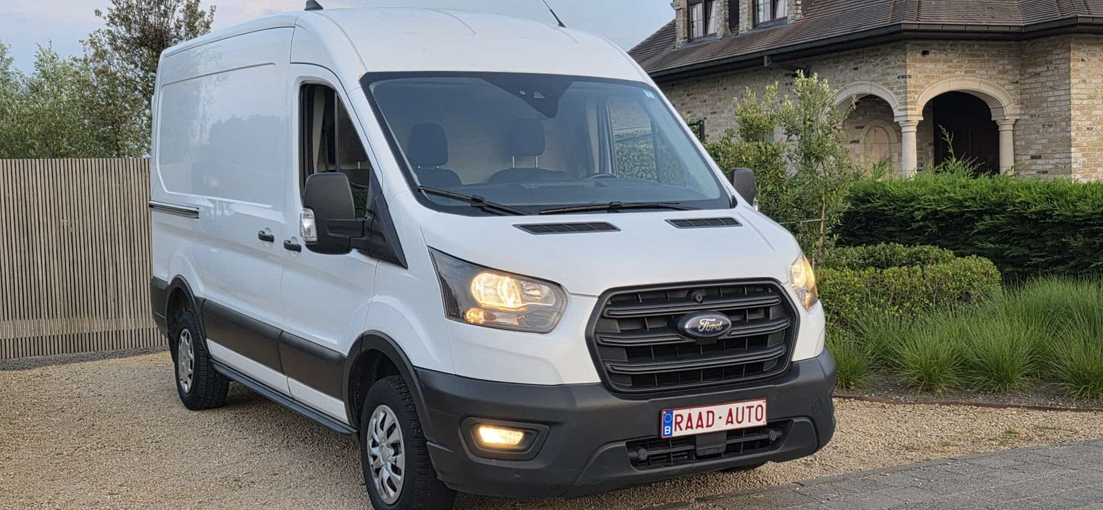 Ford transit 2T 2 litres diesel annee 2022, 1995 cc, Wit, https://public.car-pass.be/vhr/860d5892-263b-4c48-846f-9dcab7073a5f