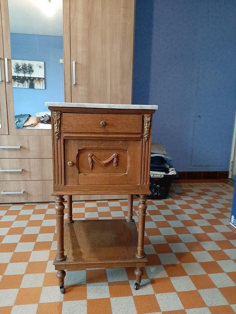 ANTIEK NACHTKASTJE, Enlèvement