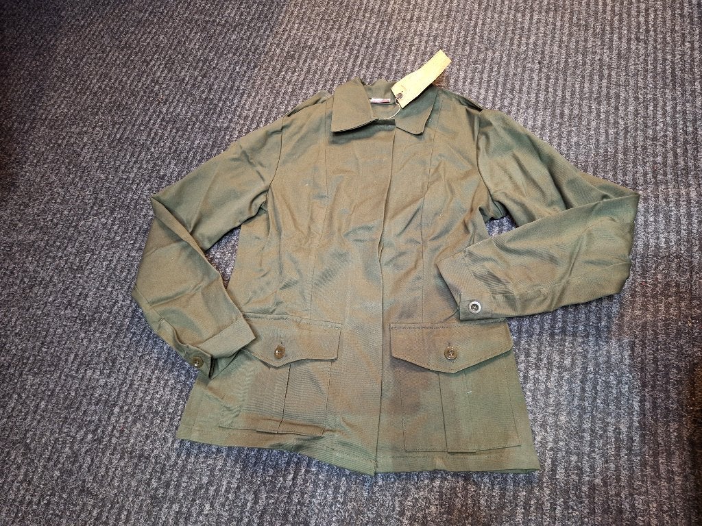 oude olijfgroene katoenen werkvest Belgisch leger, Dames, Enlèvement ou Envoi, Armée de terre, Vêtements ou Chaussures