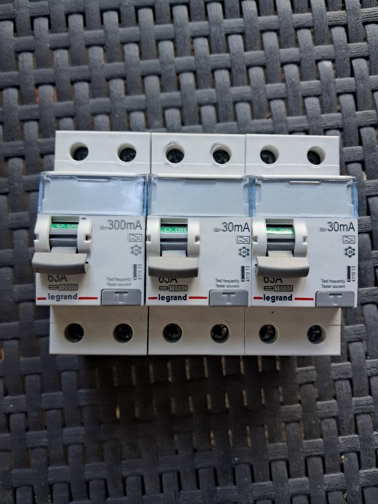 Differentiels mono Legrand 63a, Bricolage & Construction, Électricité & Câbles, Enlèvement, Neuf, Autres marques, Interrupteur différentiel