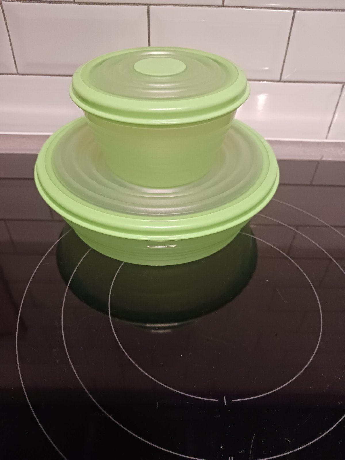 "2 Tupperware kommen met flexibel deksel", Ophalen of Verzenden, Gebruikt, Groen, Bak of Kom