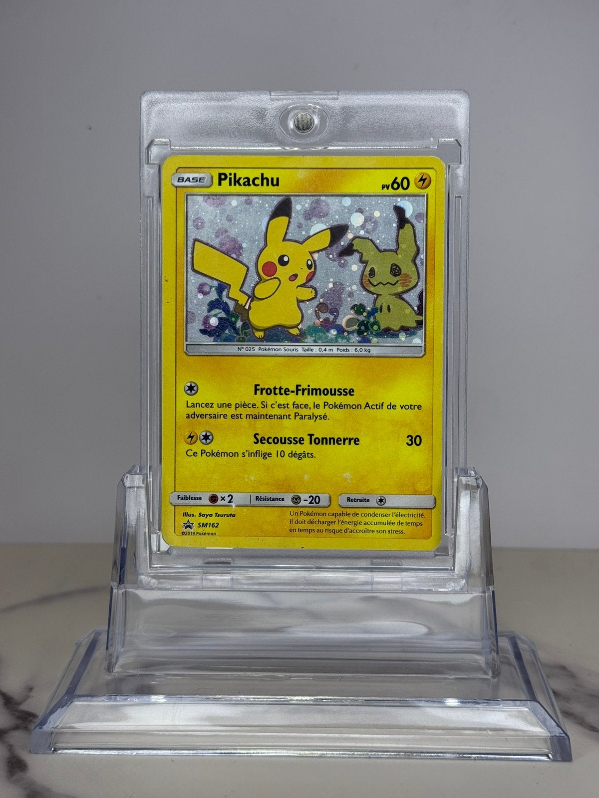 Pikachu SM162 Promo Soleil & Lune  – Pikachu & Mimiqui – GD, Enlèvement ou Envoi, Comme neuf