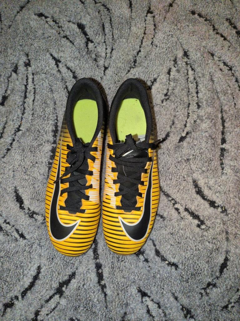 Paire de crampons nike, Nike