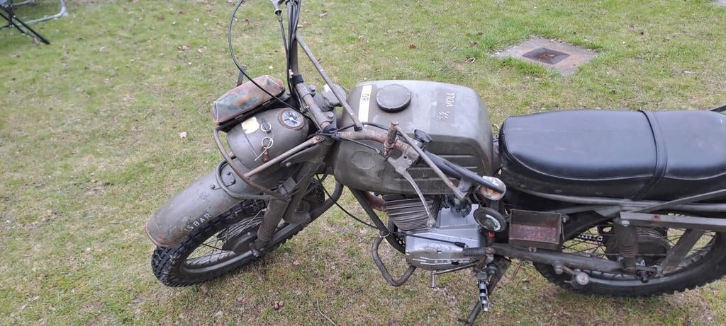 Hercules  125 bw