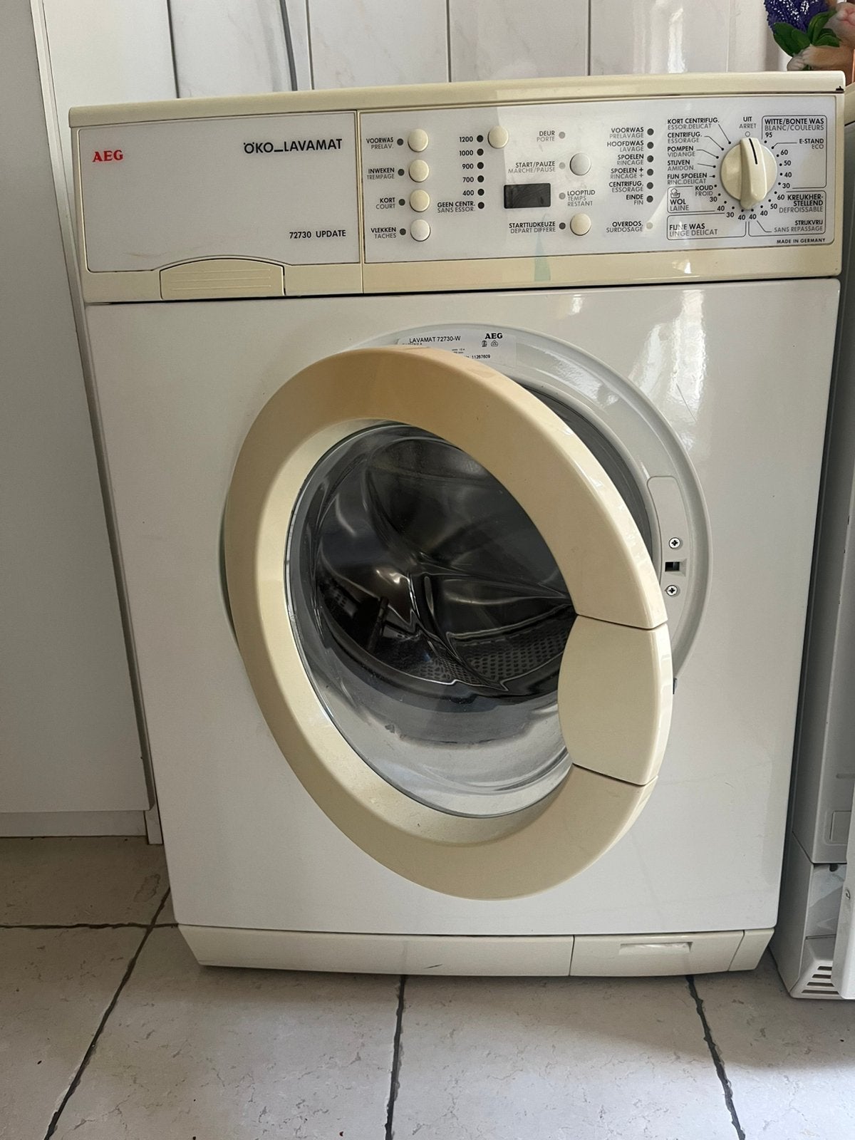 Wasmachine AEG Lavamat 73730, Electroménager, Lave-linge, 1200 à 1600 tours, 6 à 8 kg, 85 à 90 cm, Programme lavage à la main