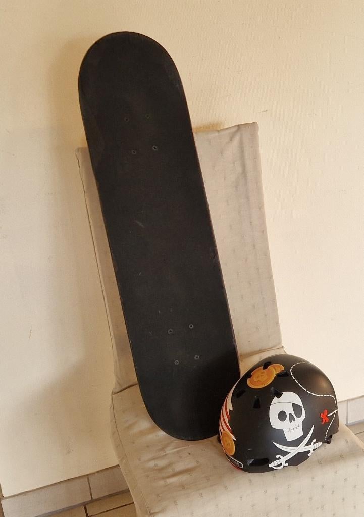 Skateboard🛹👍in prima staat 👍+ met coole helm🛹👍, Ophalen of Verzenden, Zo goed als nieuw, Skateboard