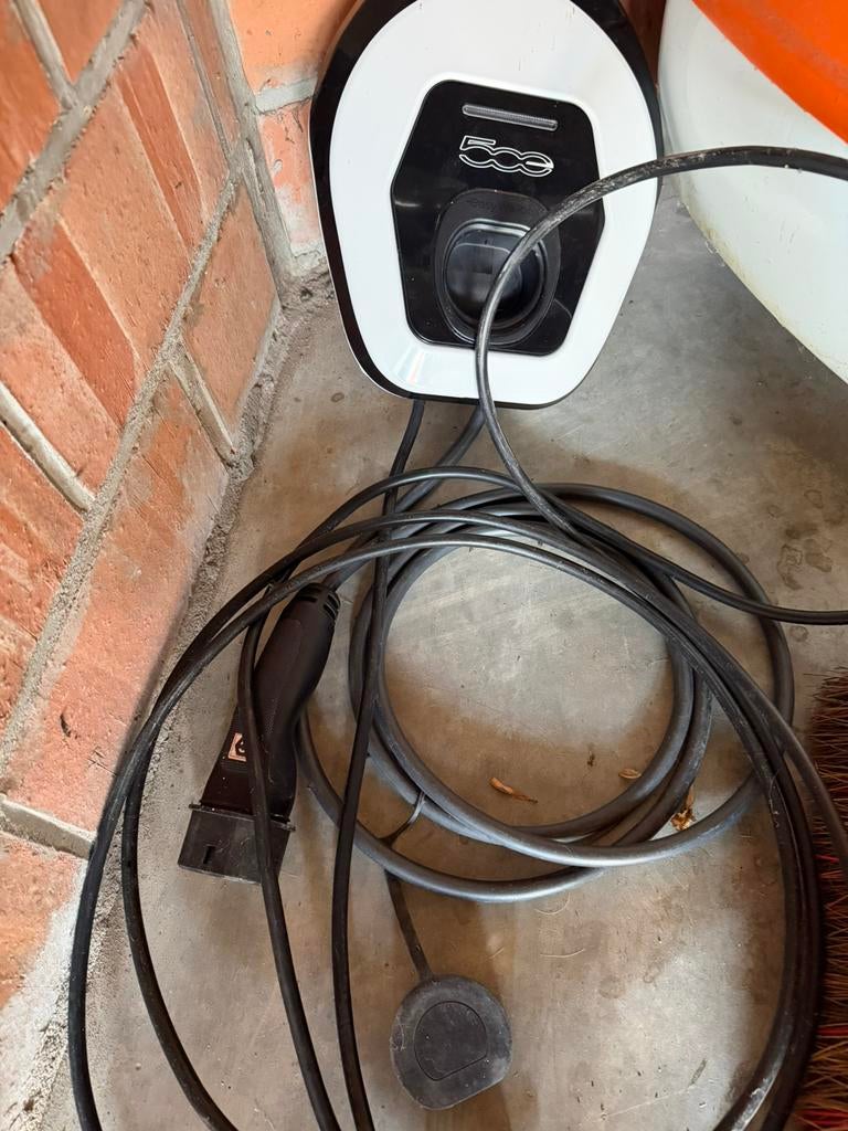Easy Wallbox Fiat 500E, Enlèvement, Utilisé, Borne de recharge et Câble de charge