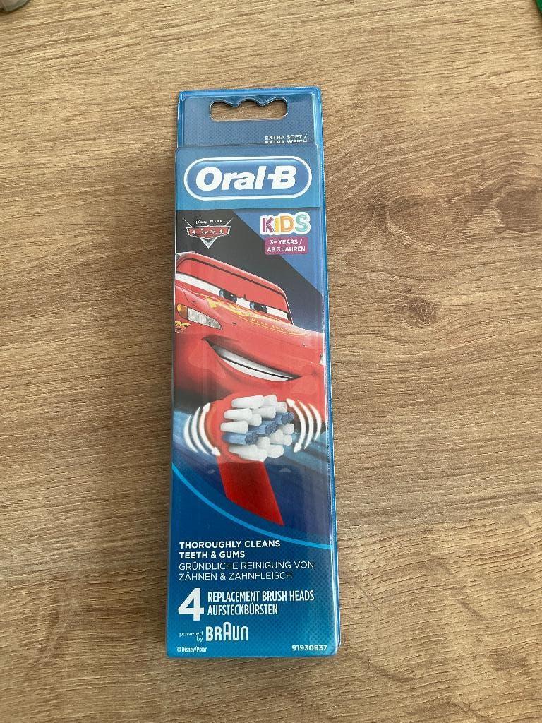 4 Brossettes oral B Cars, Enlèvement, Neuf, Brosse à dents