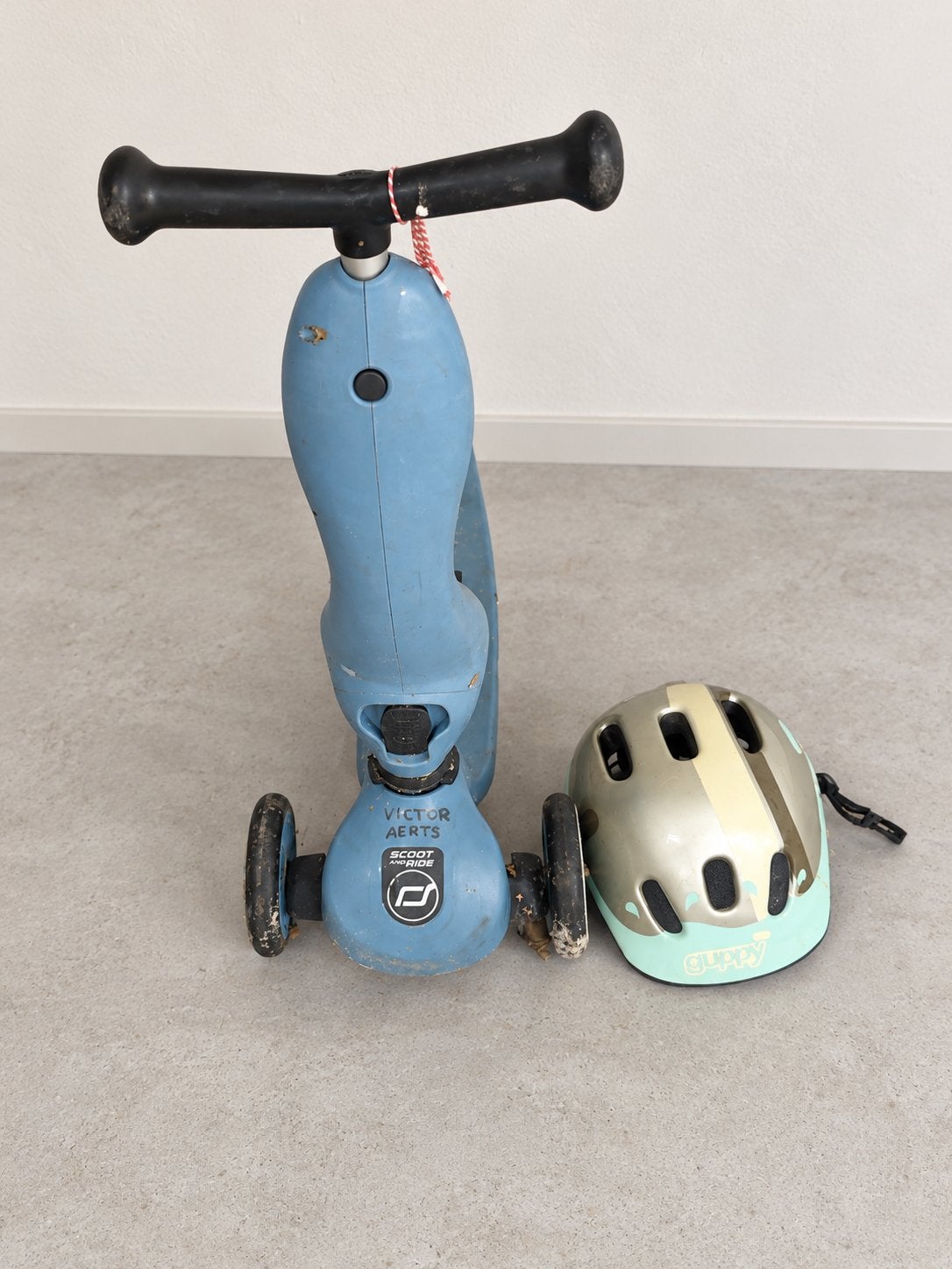 Trottinette et draisienne Scoot and Ride y casque Guppy, Enfants & Bébés, Enlèvement, Comme neuf, Vélo d'équilibre
