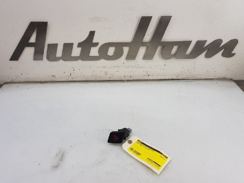 ALARMLICHTEN SCHAKELAAR Toyota Yaris II (P9) (|843320D020|), Dhr. J. Ham, Gebruikt, Administratie@autoham.nl, Toyota