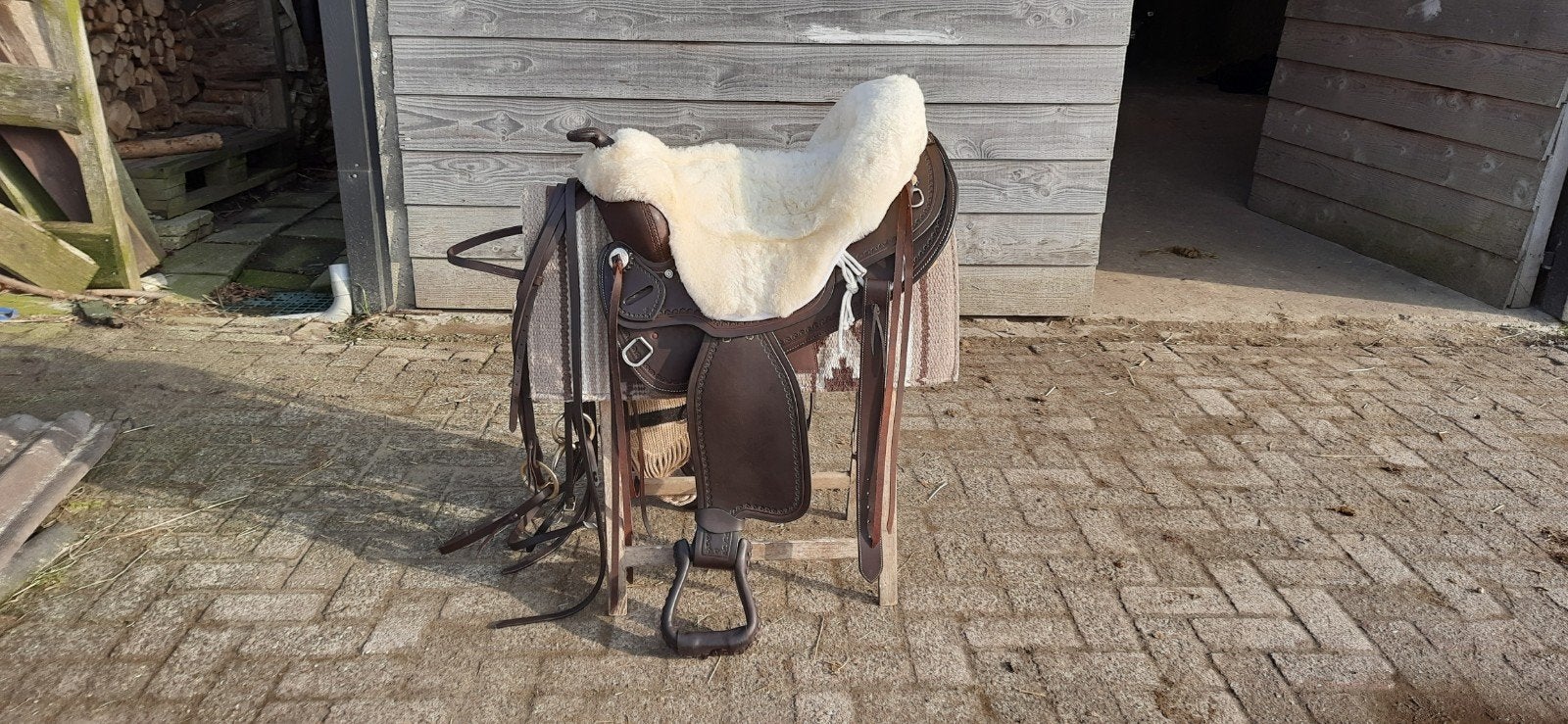 Nouvelle selle Western complète 16 pouces, Enlèvement ou Envoi, Récréation, S (16 ou 16.5 pouces), Comme neuf