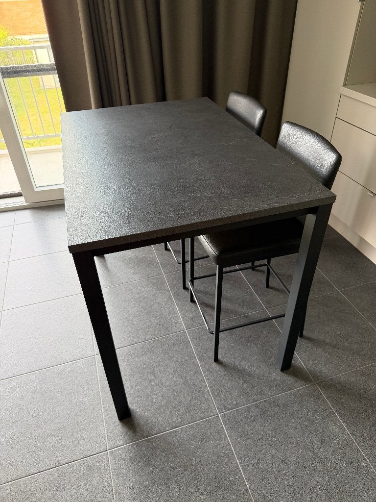 Hoge tafel + hoge stoelen, Ophalen, 100 tot 150 cm, 50 tot 100 cm, Zo goed als nieuw