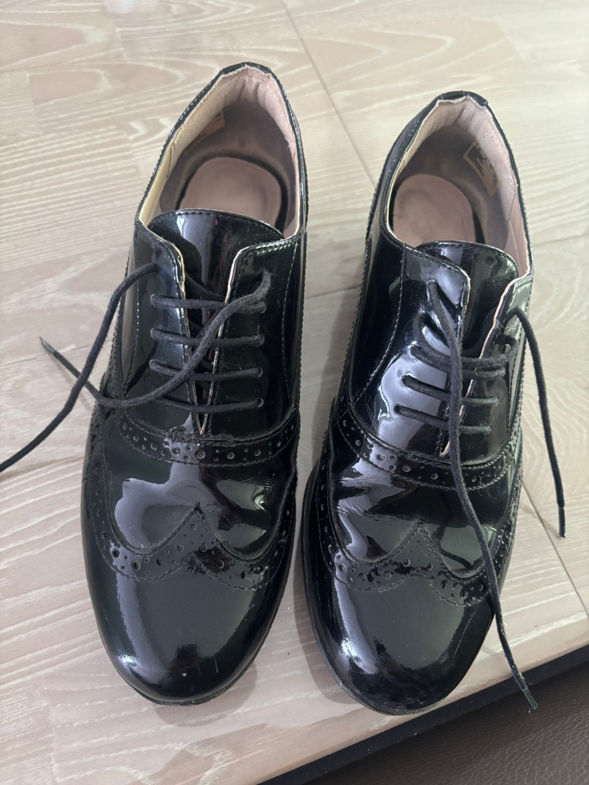 Chaussures CLARKS BRILLANTE -taille 38, Enlèvement ou Envoi, Comme neuf