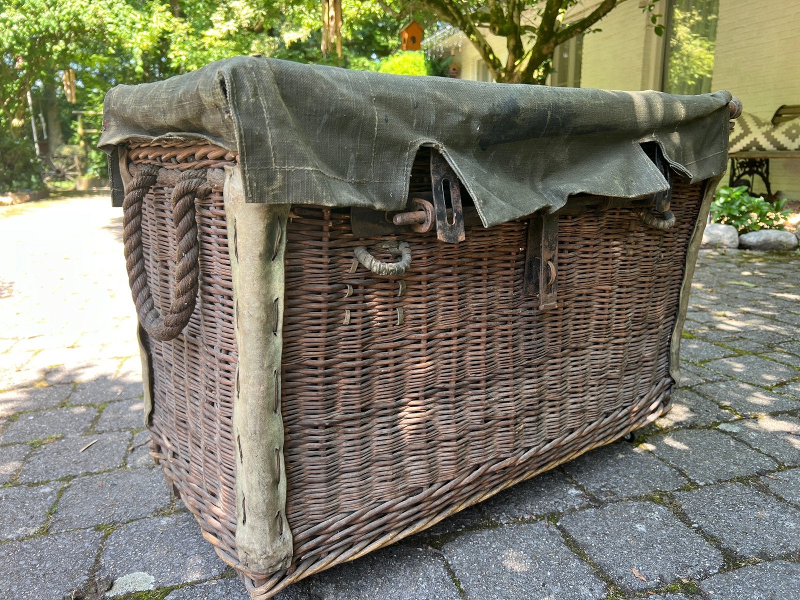 Vintage rotankist Military look op wieltjes, Ophalen, Overige materialen, Minder dan 50 cm, Gebruikt