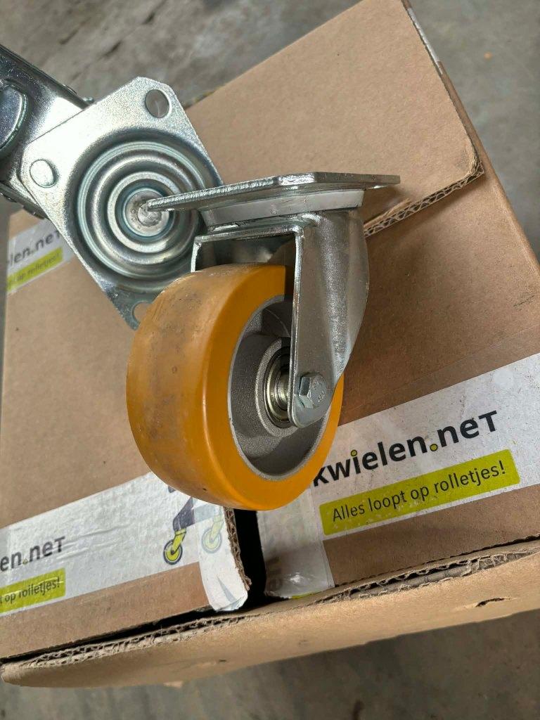 Zwenkwielen polyurethaan, Doe-het-zelf en Bouw, Zwenkwielen, Ophalen of Verzenden, Zo goed als nieuw