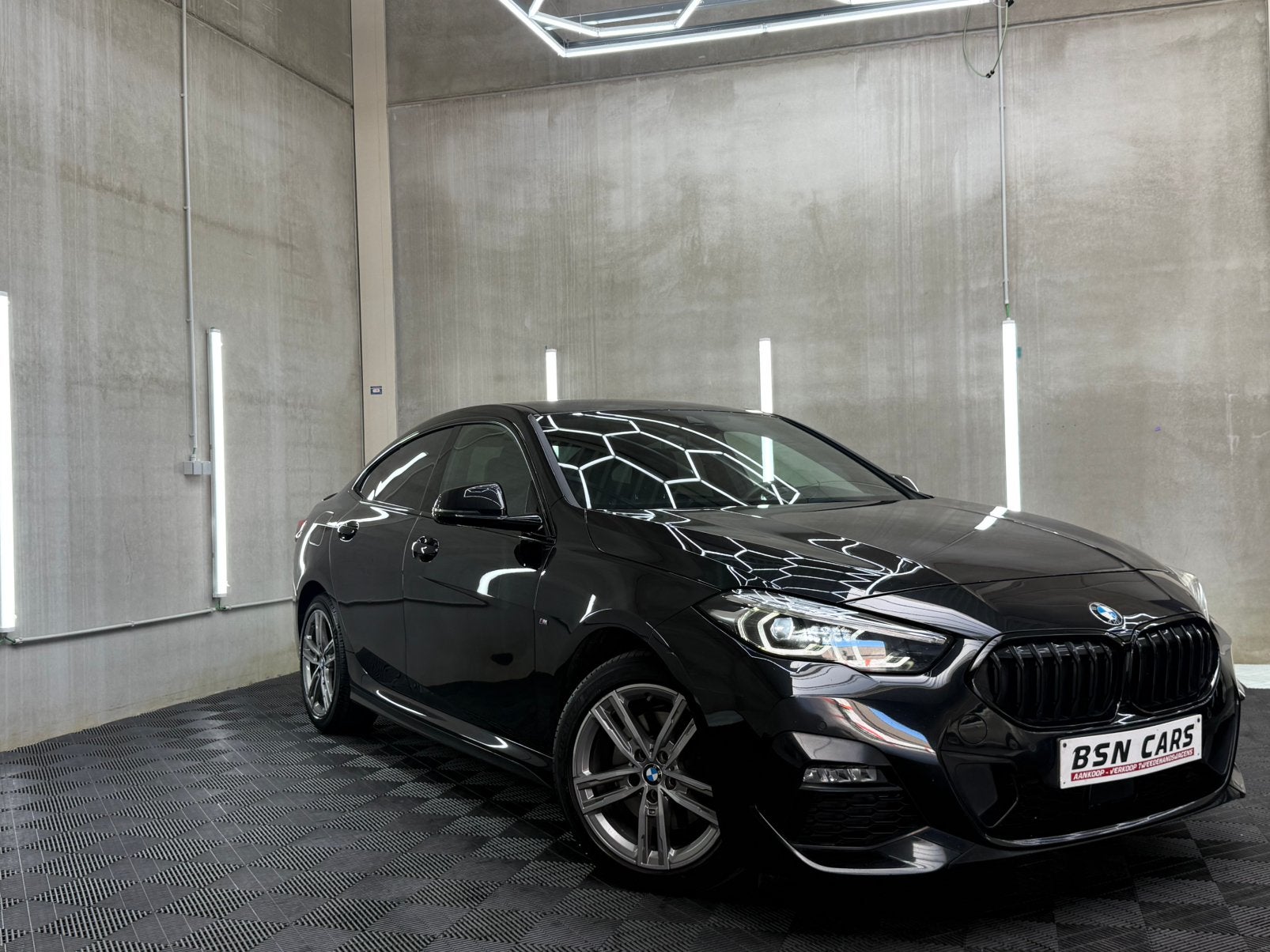 BMW 218i/MPACKET/CARPLAY/1EIGENAAR/GARANTIE, 100 kW, Essai à domicile, Achat, Entreprise