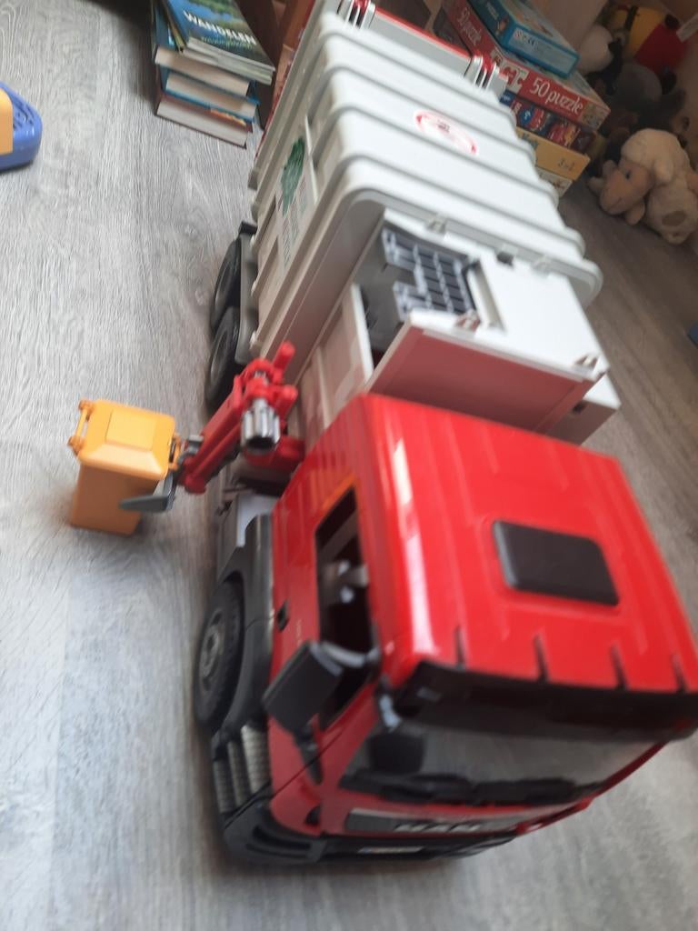 Bruder vuilniswagen, Ophalen