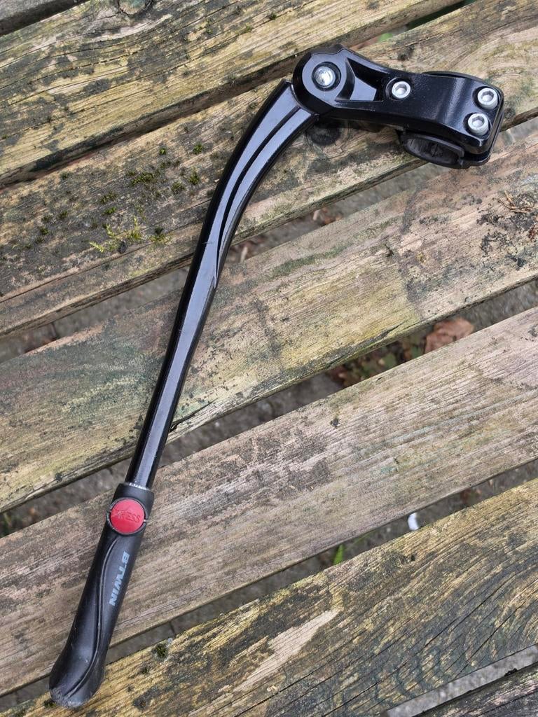 Fietsstandaard Btwin, Ophalen