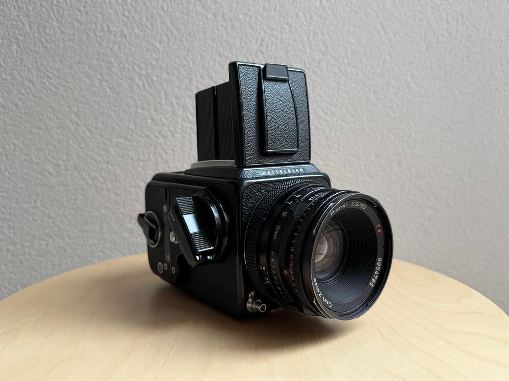 Hasselblad 500CM + Carl Zeiss Planar CF 80mm 2.8 + A12 Back, Enlèvement ou Envoi, Utilisé