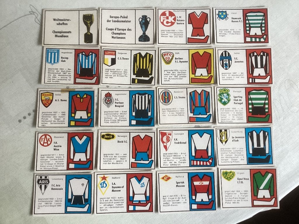 41 prenten chromos emblemen internationale voetbalploegen, Collections, Photos & Gravures, Enlèvement ou Envoi, Utilisé