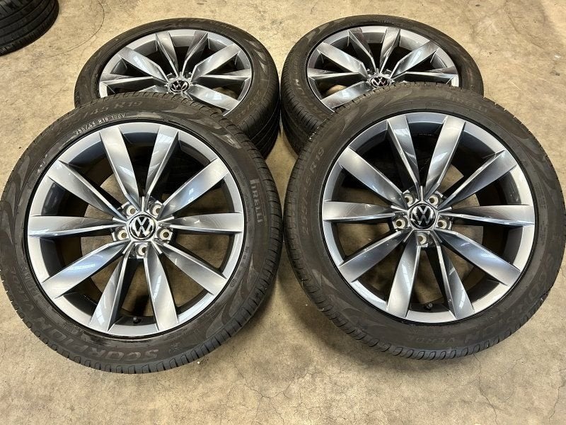 19 inch originele Chennai velgen + zomerbanden VW Tiguan, Auto-onderdelen, 19 inch, Gebruikt, 255 mm, -